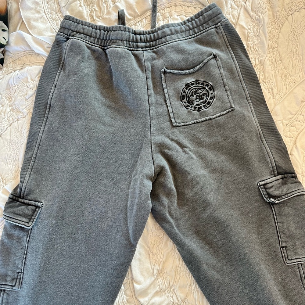 Gym Shark Gray Cargo Sweatpants with Logo Patch - Picture 5 of 6